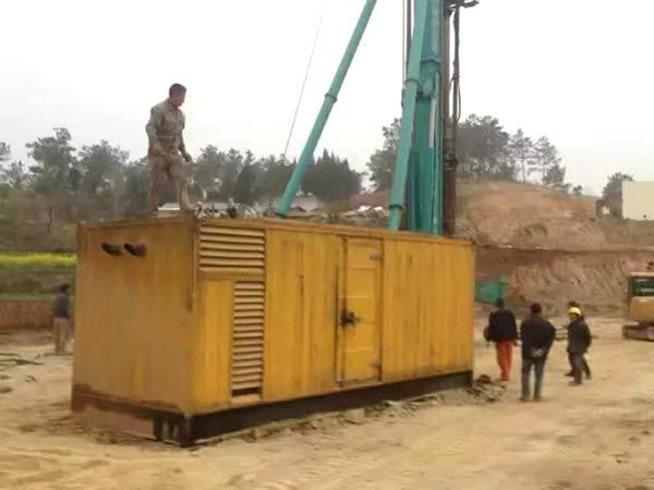 柳林如何判断水冷式机油散热器密封件是否需要更换？